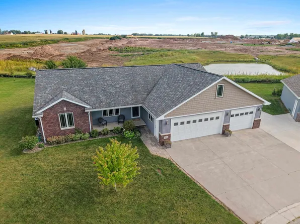 1028 Maple Vista Ct, Seymour, WI 54165