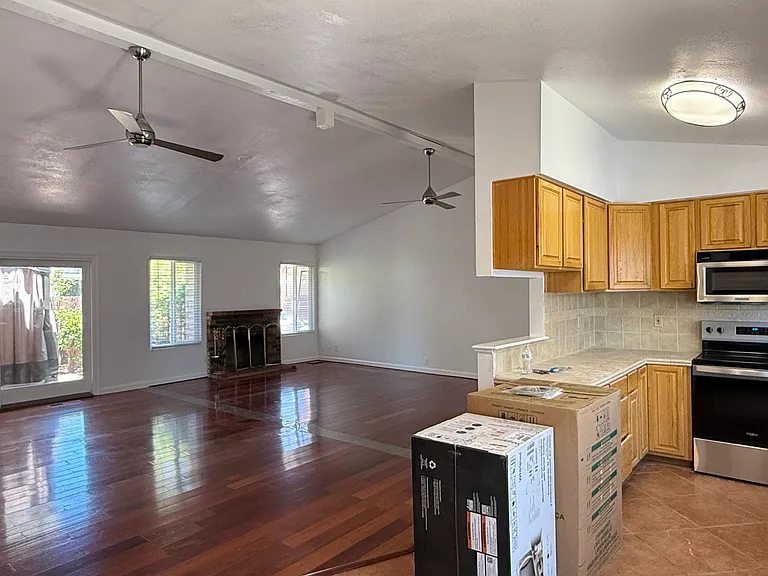 5513 Pamplona Ct — Photo 2