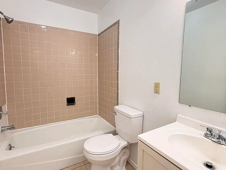 3911 Moonlight Ave — Photo 22
