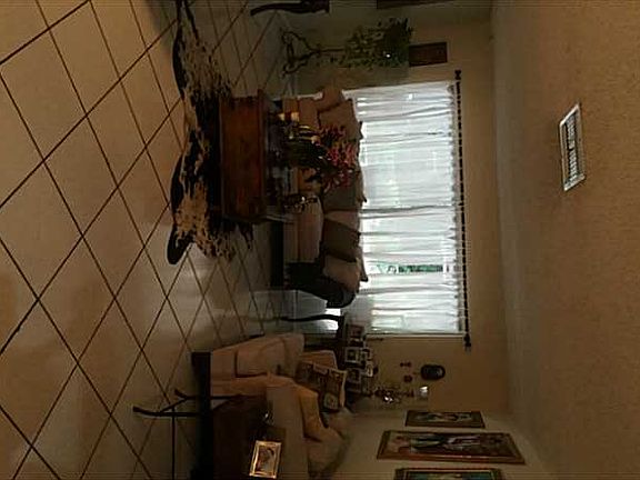 3rd image of 390 Golfview Dr