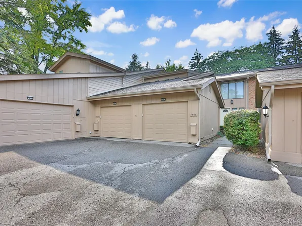 7494 Pebble Ln, West Bloomfield, MI 48322