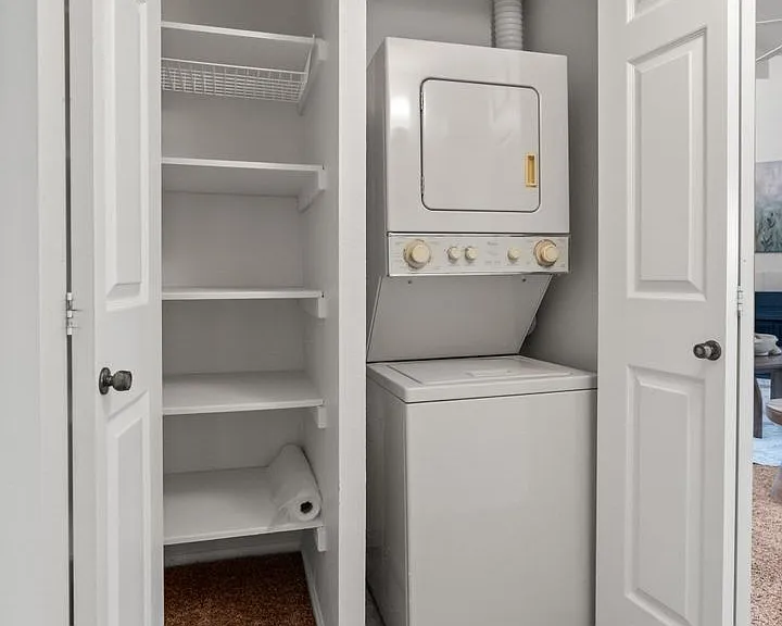 1017 E Maryland Ave #213 — Photo 12
