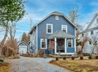 29 E Maple Rd, Greenlawn, NY 11740