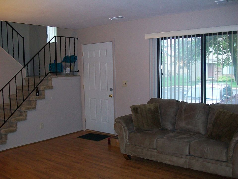 2nd image of 40817 Highpointe Dr