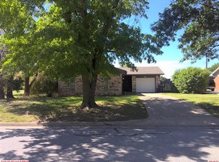 621 W Oxford Ave, Enid, OK 73701