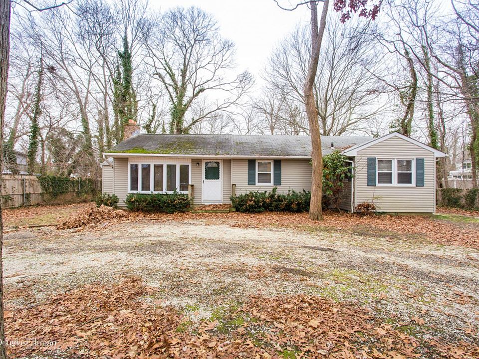 1st image of 90 Elsmere Ave