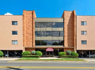 390 Gorge Rd APT 207, Cliffside Park, NJ 07010