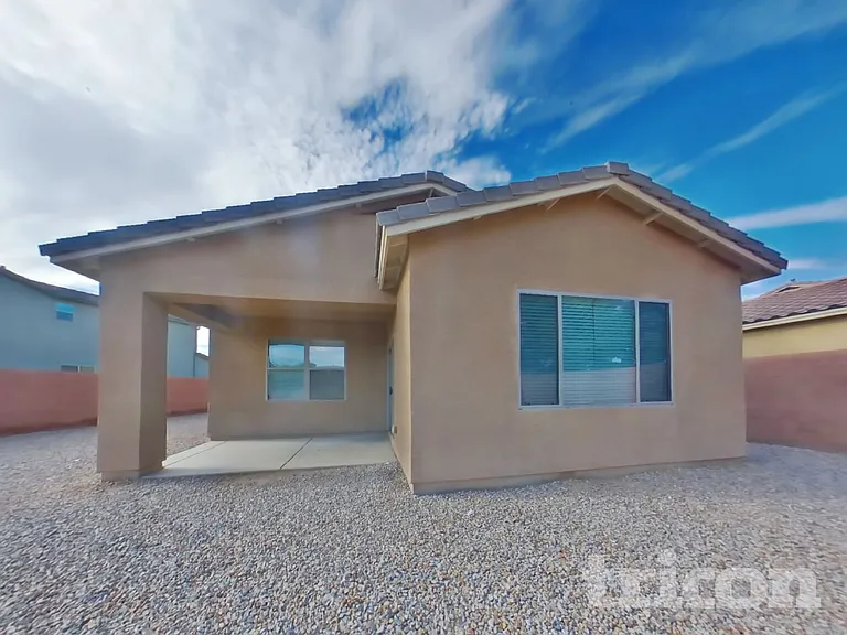 880 W Busa Dr — Photo 16