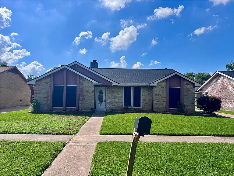 10118 Sageglow Dr — Photo 1