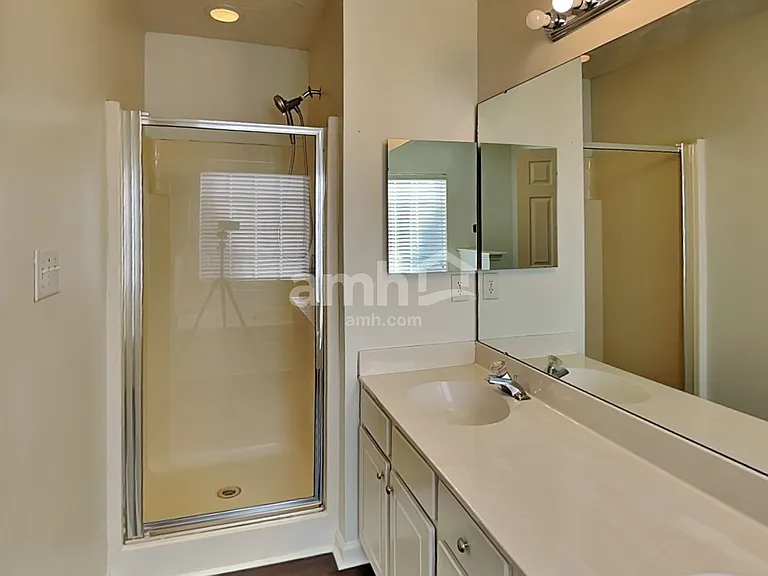 8401 Redstone View Dr — Photo 14