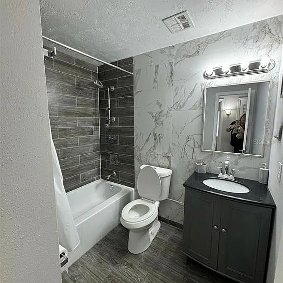 1649 W Oak Ridge Rd #1649C — Photo 5