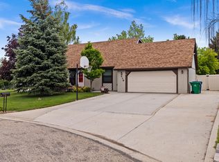 2214 Pima Dr, Sheridan, WY 82801