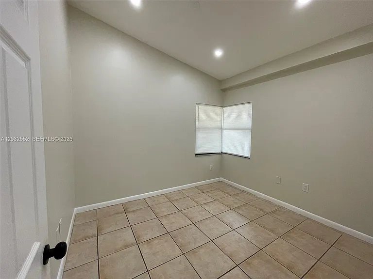 1511 San Remo Cir #1511 — Photo 13