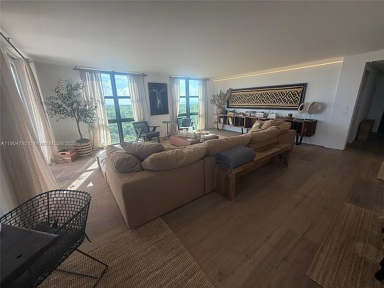 1121 Crandon Blvd #D608 — Photo 7