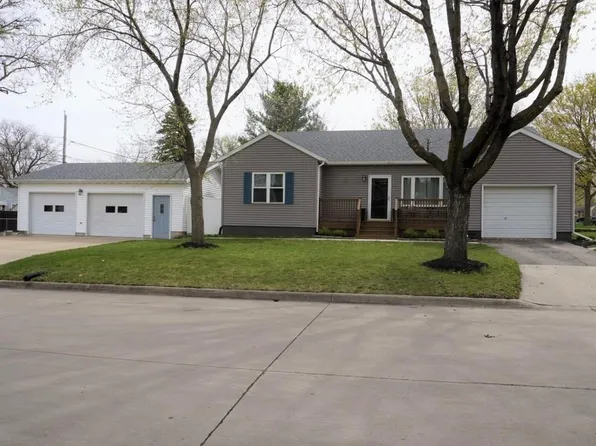 600 G St, Charles City, IA 50616