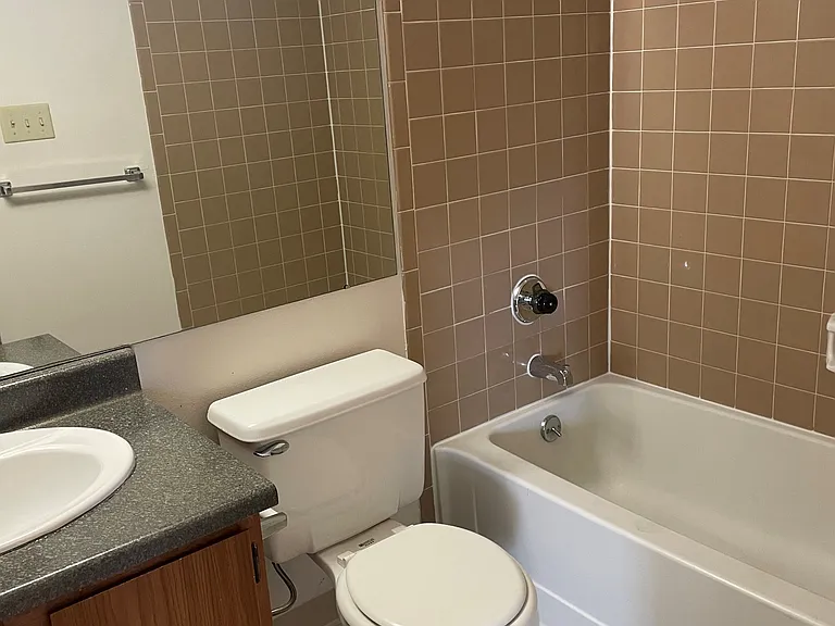 Ridge Hill Apartments — Photo 47