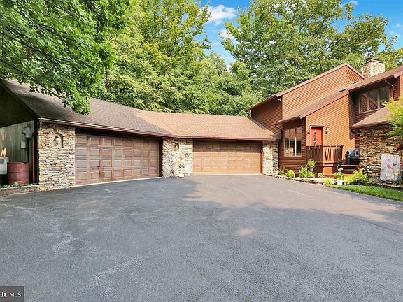 4th image of 814 Holly Ln