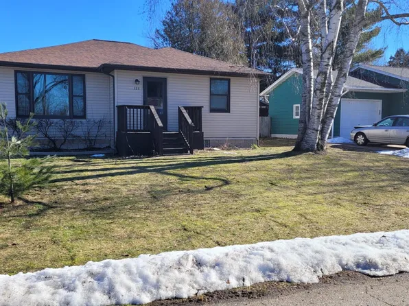 328 Doris St NW, Sparta, MI 49345