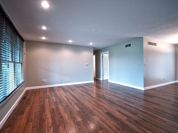 2nd image of 20633 Meadow Ln