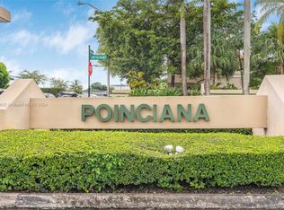 492 SW 87th Pl, Miami, FL 33174