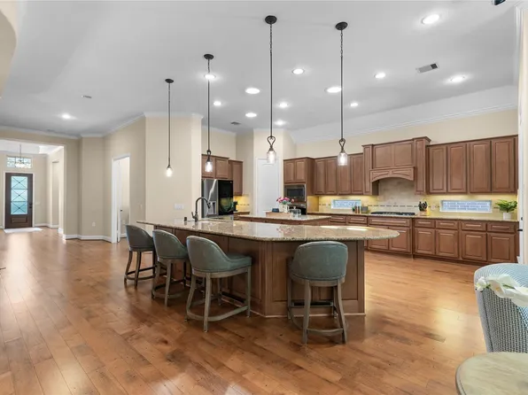 7 Brakendale Pl, The Woodlands, TX 77389