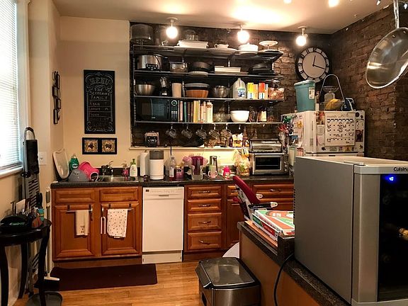 2nd image of 4118 N Clarendon Ave