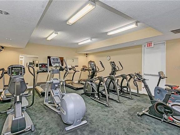 3rd image of 2073 Heritage Key Blvd
