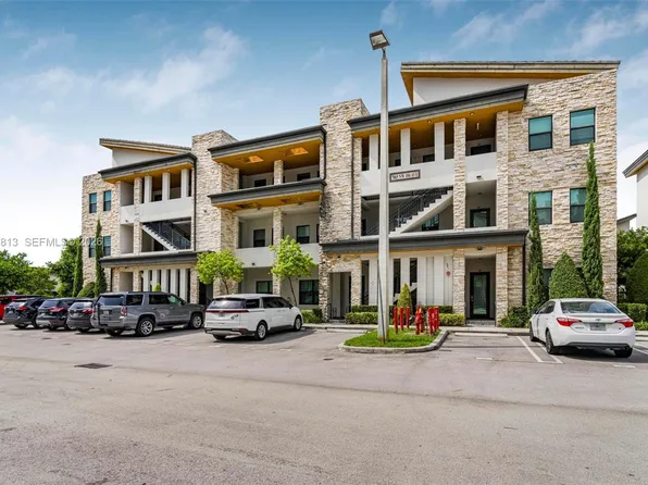 7865 NW 104th Ave APT 33, Doral, FL 33178