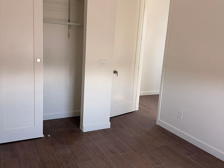 5263 Pirotte Dr — Photo 12