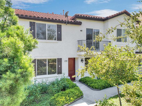 3rd image of 27967 Avalon Dr