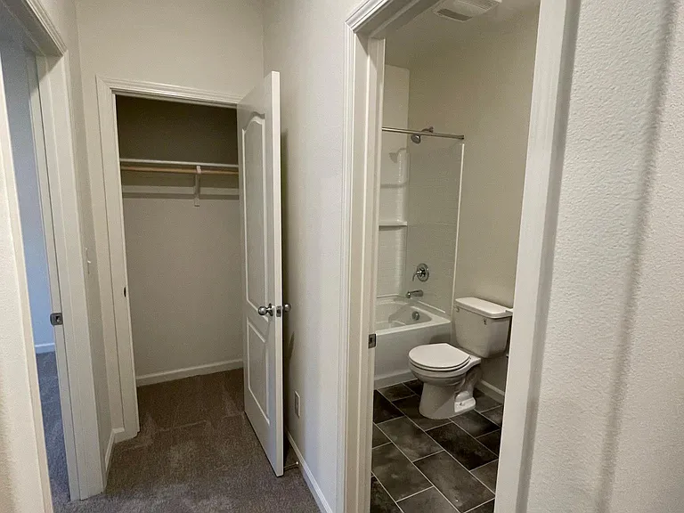 4256 Lasalle Dr — Photo 20