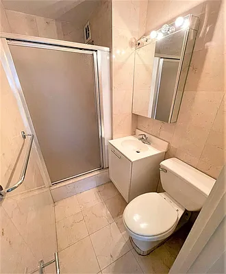 Rented by Manhattan Realty Group | media 21