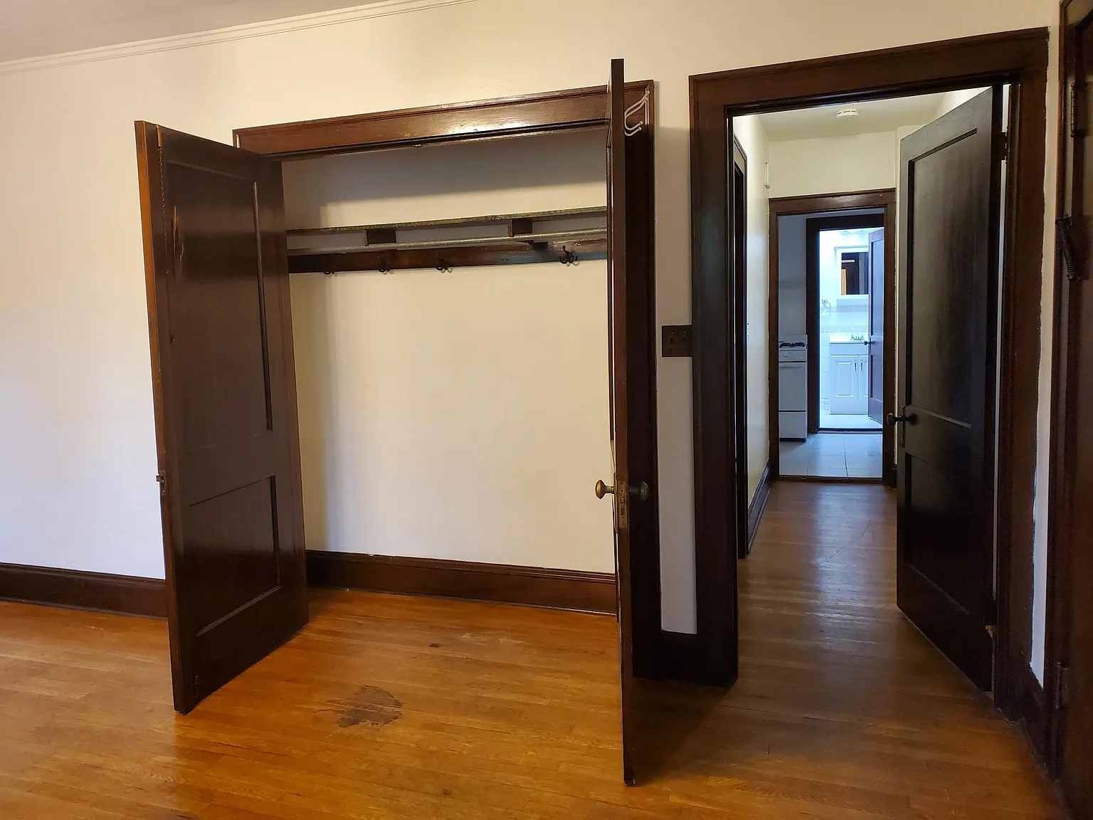 1 bed, 550 sqft, $975 — Photo 3