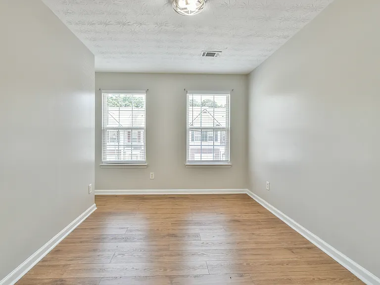 2529 Emma Way — Photo 22