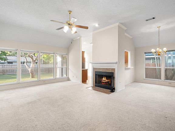3rd image of 2802 Alexander Dr