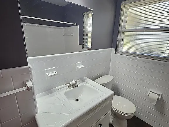 527 E 7th Ave — Photo 5