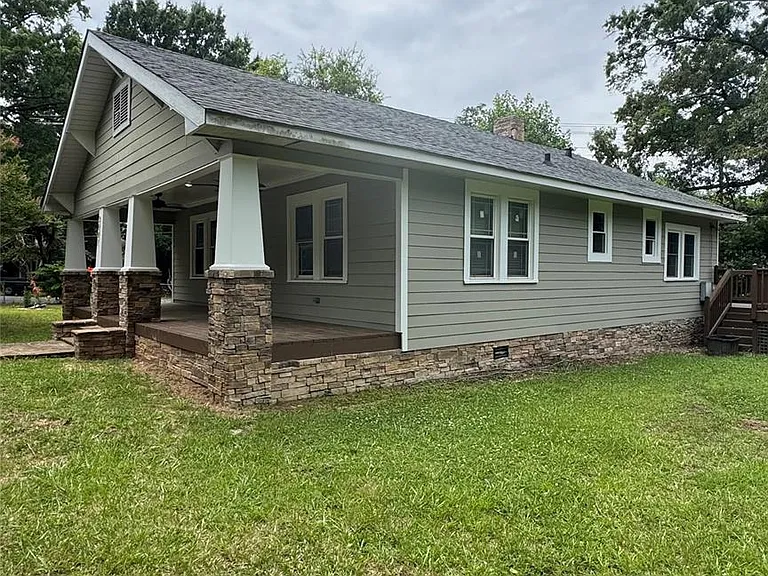 3001 Wesley Ave — Photo 2