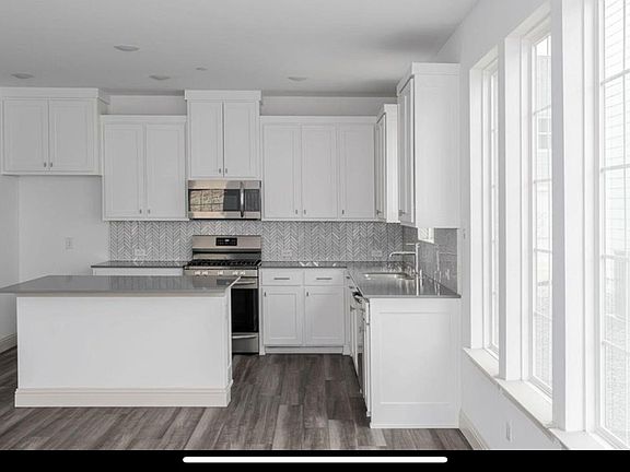 4th image of 13198 Teton St