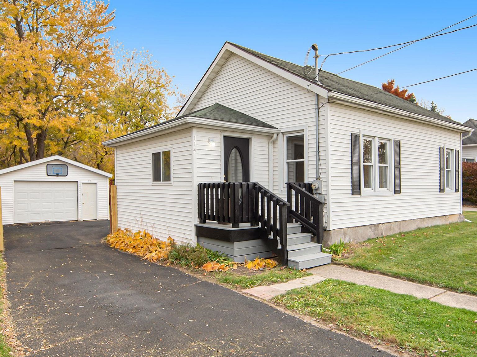 114 N Comstock St, Corunna, MI 48817 Zillow