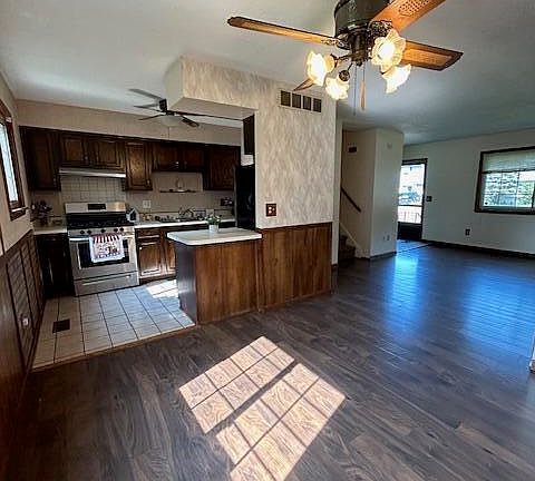 3rd image of 5222 Sunrose Ave