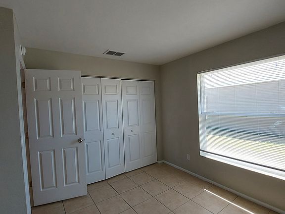 5th image of 406 NE 24th Pl #1