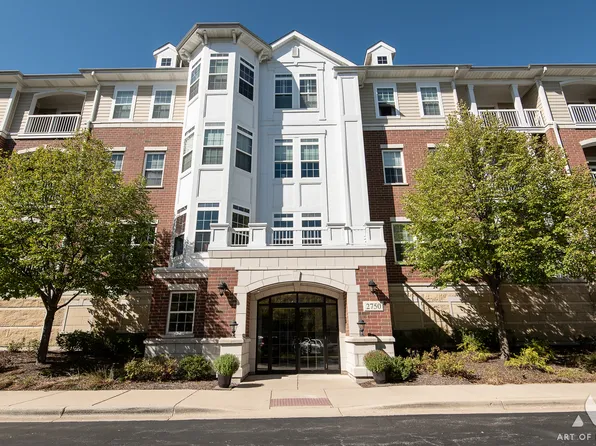 2750 Commons Dr Unit 205, Glenview, IL 60026