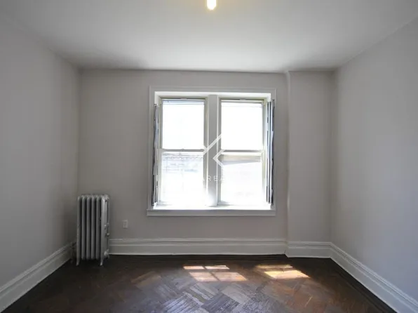 1 East 19th Street image 4 of 7