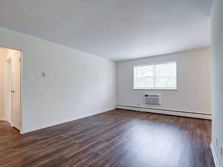 Carlwynne Manor Apartment Homes — Photo 13