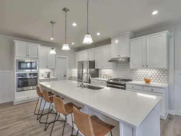 7158 Sky Meadow Dr, College Grove, TN 37046