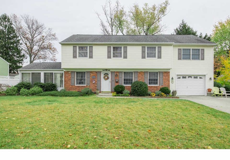 1st image of 24 Longwood Dr