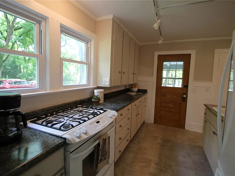 337 Mendon Rd — Photo 15