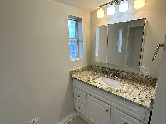 3rd image of 3450 N Lawndale Ave Unit A