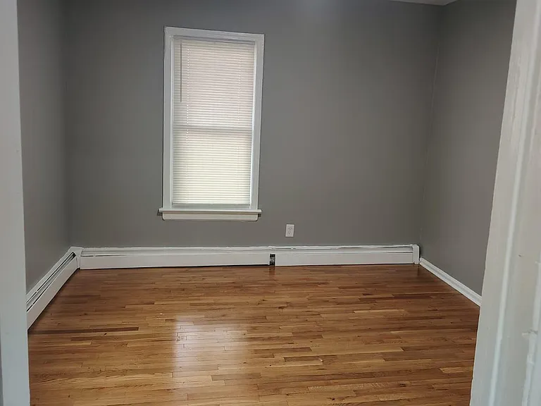 743 Stillman St #2R — Photo 3