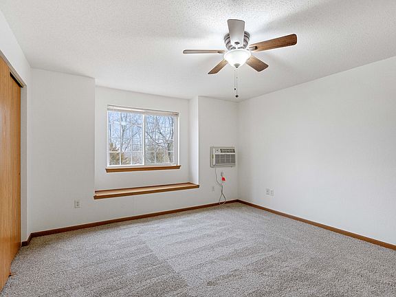 5th image of 871 Herriot Dr #706